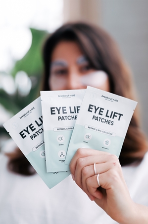 breakout + aid Eye Lift Patches αντιρυτιδικά επιθέματα για την περιοχή των ματιών με ρετινόλη