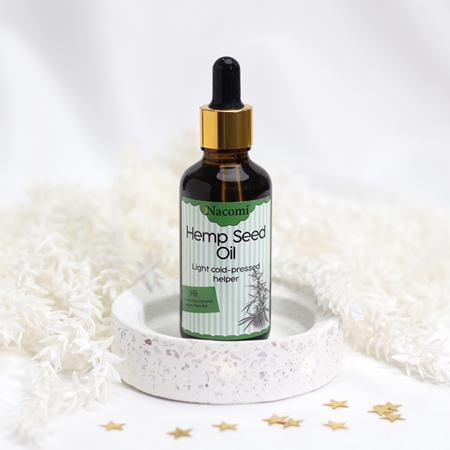 Nacomi Light Cold-Pressed Helper Hanföl mit einer Pipette