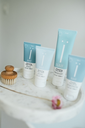 Naif Face Nurturing Day Cream ošetrujúci krém na deň