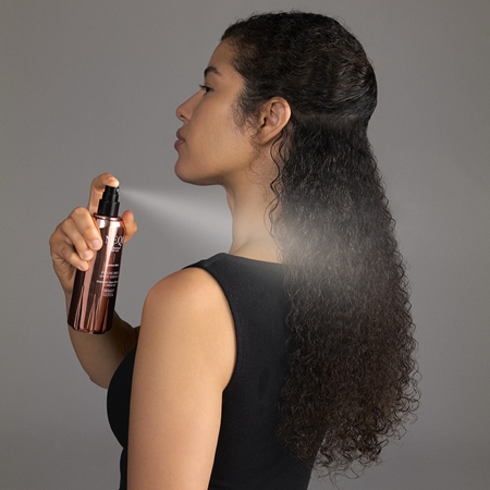 NEQI Diamond Glass Ultimate Styling spray Styling Spray to treat frizz