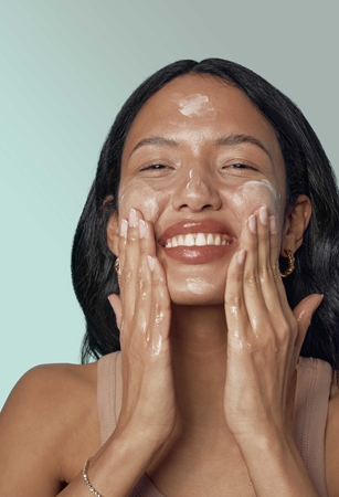 NIP+FAB Hyaluronic Fix Extreme4 2% čistilna krema za obraz