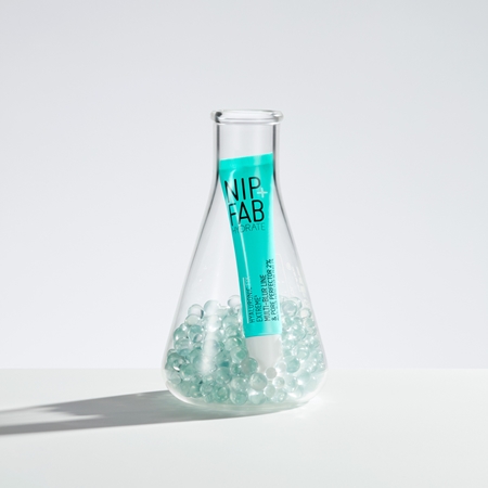NIP+FAB Hyaluronic Fix Extreme4 2% multifunkční krém na rozšířené póry a vrásky