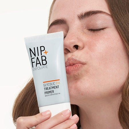 NIP+FAB Glycolic Fix Treatment podkladová báza pod make-up
