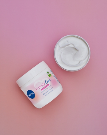 NIVEA Family Care kevyt kosteusvoide kasvoille, käsille ja vartalolle