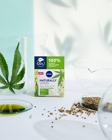 NIVEA Naturally Good Organic Hemp Seed Oil beruhigende Tagescreme mit Hanföl