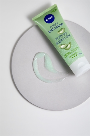 NIVEA Rice Scrub Aloe Vera oczyszczający peeling do twarzy