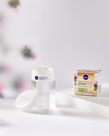 NIVEA Naturally Good anti-wrinkle day cream