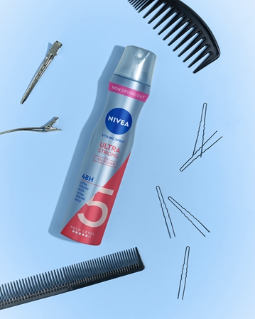 NIVEA Ultra Strong lak na vlasy s extra silnou fixací bez silikonů
