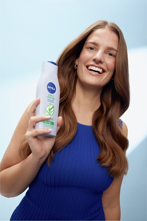 NIVEA 2in1 Care Express Protect & Moisture sampon si balsam 2 in 1