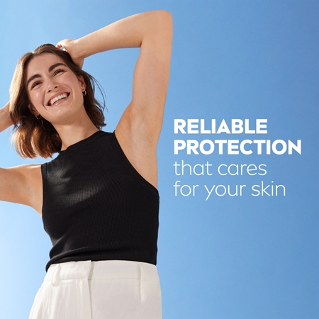NIVEA Invisible Black & White Pure deodorante antitraspirante contro macchie bianche e gialle