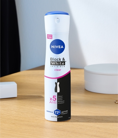 NIVEA Invisible Black & White Clear izzadásgátló spray -ben