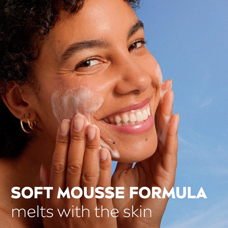 NIVEA Refreshing schiuma detergente viso per pelli normali e miste