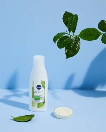 NIVEA Naturally Good Organic Green Tea loção corporal