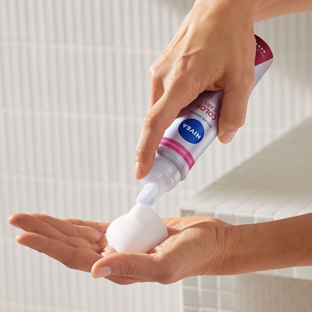 NIVEA Color Panthenol & Vitamin B3 Schaumfestiger