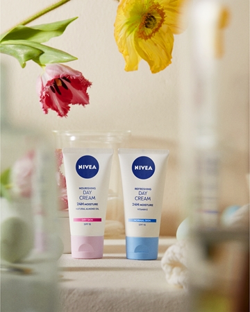 NIVEA Refreshing hydratisierende Tagescreme SPF 15