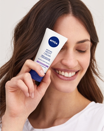 NIVEA Soothing nyugtató éjszakai krém