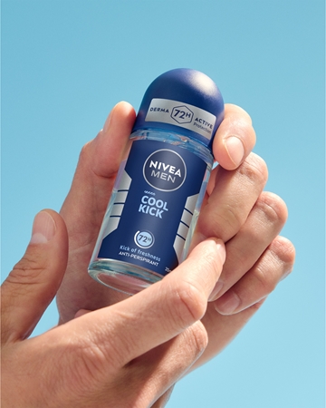 NIVEA MEN Cool Kick antitraspirante roll-on per uomo