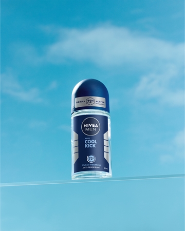 NIVEA MEN Cool Kick antitraspirante roll-on per uomo