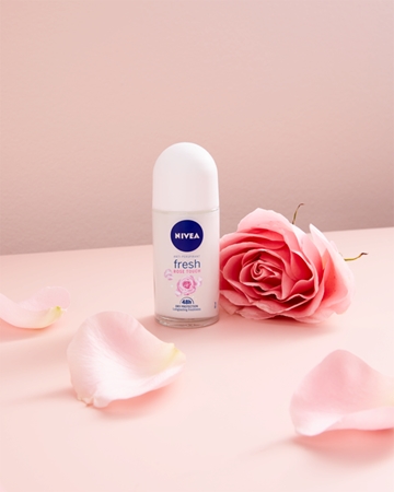 NIVEA Rose Touch golyós izzadásgátló hölgyeknek