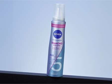 NIVEA Diamond Volume mousse para volume e brilho