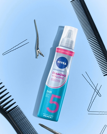 NIVEA Diamond Volume penové tužidlo pre objem a lesk