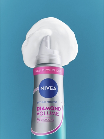 NIVEA Diamond Volume penové tužidlo pre objem a lesk