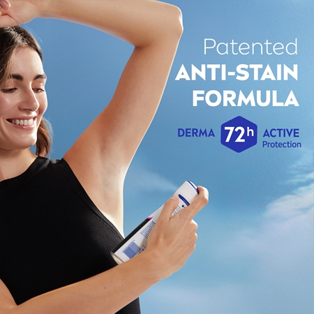 NIVEA Black & White Invisible Clear antitranspirante en spray para mujer