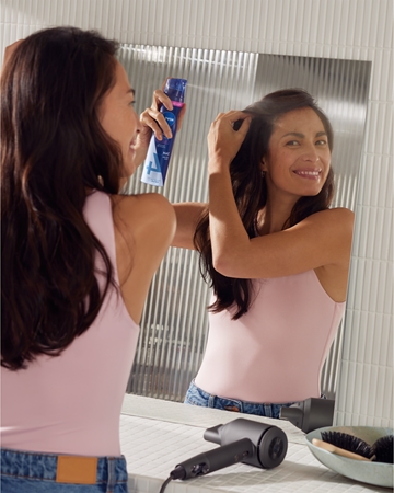 NIVEA Care & Hold hajlakk