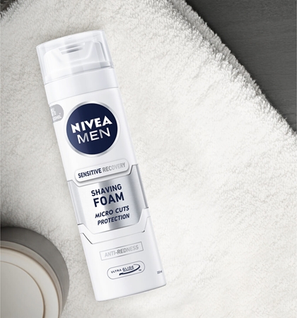 NIVEA MEN Sensitive Rasierschaum für Herren