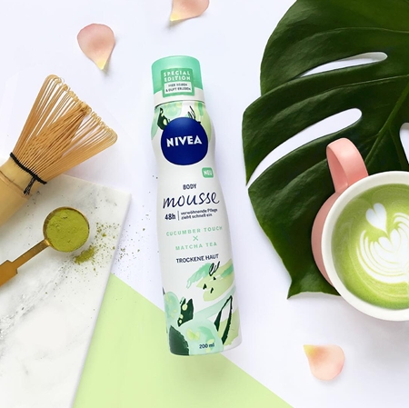 NIVEA Crispy Cucumber & Matcha Tea frissítő test hab az intenzív hidratálásért
