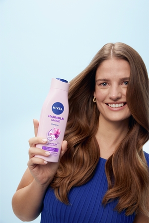 NIVEA Hairmilk Shine Nourishing Shampoo