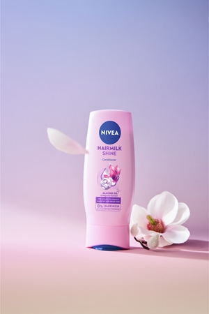 NIVEA Hairmilk Natural Shine Nourishing Conditioner