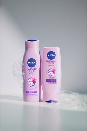 NIVEA Hairmilk Natural Shine Nourishing Conditioner