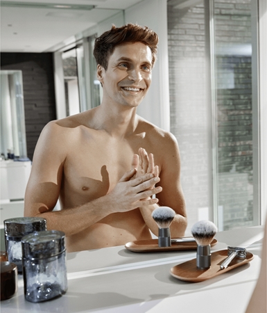 NIVEA MEN Sensitive gél na holenie s upokojujúcim účinkom