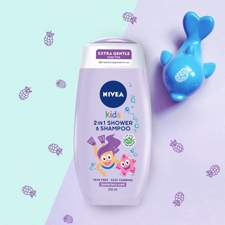 NIVEA Kids Sparkle Berry jemný sprchový gél a šampón pre deti 3v1