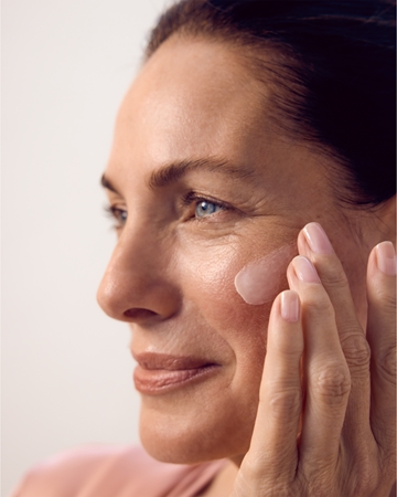 NIVEA Hyaluron Cellular Filler Økonomipakke med anti-rynkeeffekt