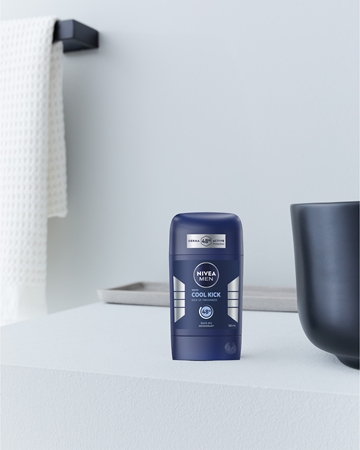 NIVEA MEN Cool Kick tuhý deodorant