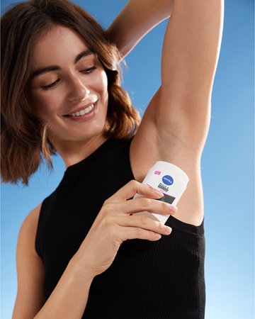 NIVEA Fresh Flower tuhý antiperspirant