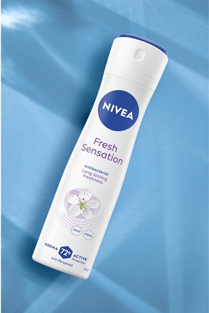 NIVEA Fresh Sensation antiperspirant ve spreji 72h