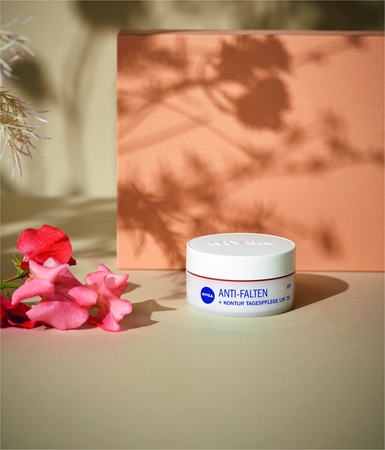 NIVEA Anti-Wrinkle Contouring výhodné balenie pre vyhladenie kontúr 65+
