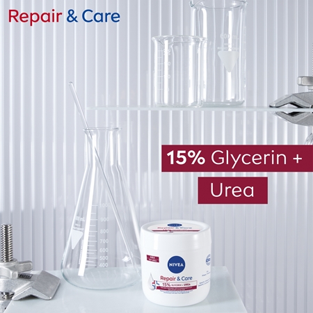 NIVEA Repair & Care Urea regenerační tělový krém pro suchou až velmi suchou pokožku