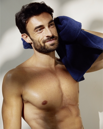 NIVEA MEN Sensitive Power Energising Shampoo for a sensitive scalp