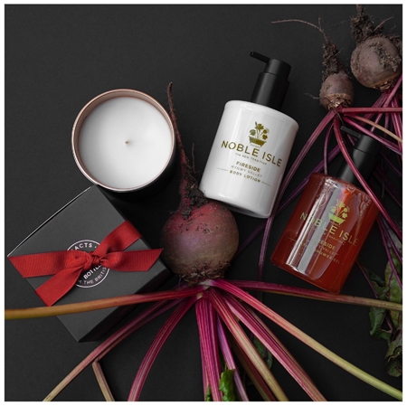 Noble Isle Fireside candela profumata