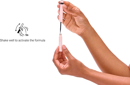Notino Serum-Infused Lifeproof Eyeliner Liquid Eyeliner with Growth-Enhancing Agents