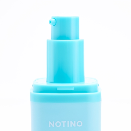 Notino Hydrating Serum with Hyaluronic Acid & Vitamins C + E Moisturizing Serum to brighten and smooth the skin