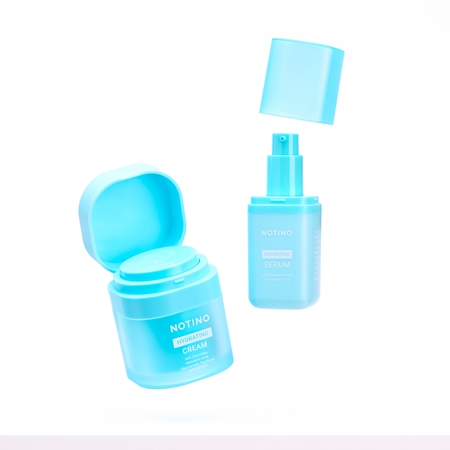 Notino Hydrating Serum with Hyaluronic Acid & Vitamins C + E Moisturizing Serum to brighten and smooth the skin