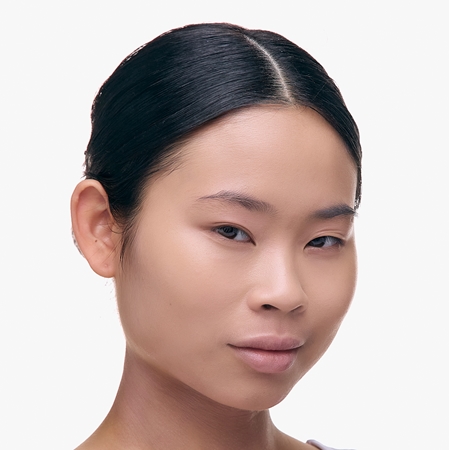 Notino Foundation Glow foundation with SPF 50 & plant extracts Illuminating Foundation SPF 50