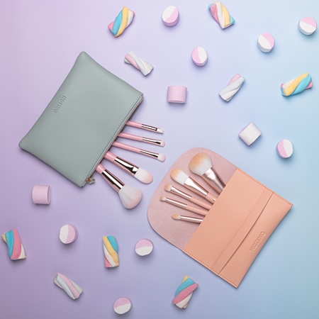 Notino Pastel Collection Travel brush set with pouch Utazó ecsetkészlet táskával