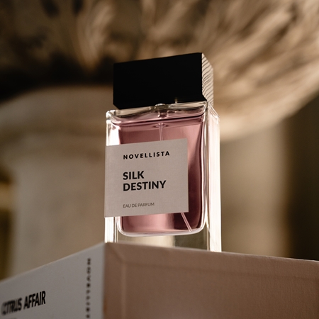 NOVELLISTA Silk Destiny Eau de Parfum naisille