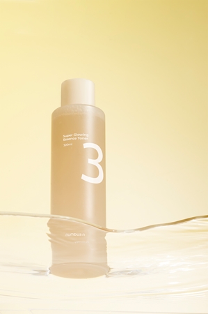 Numbuzin No. 3 Super Glowing Essence Toner Clarifying Toner to restore skin firmness